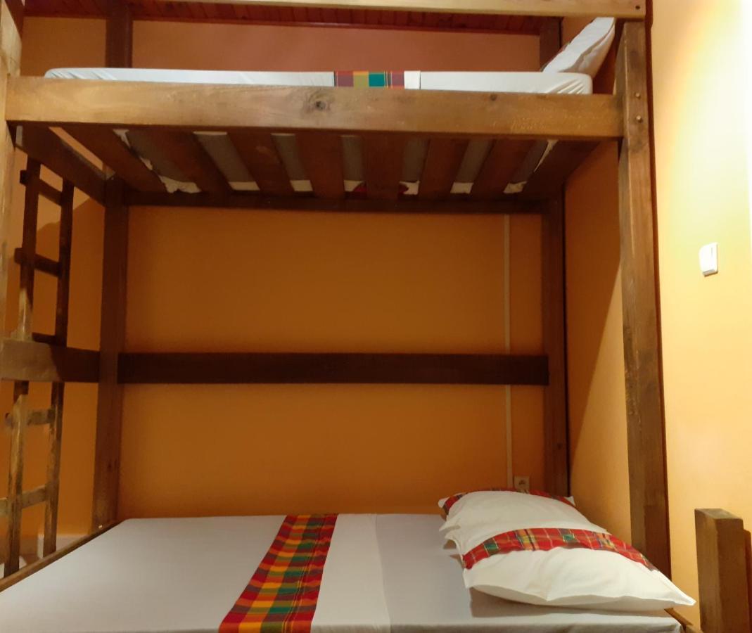 Martinique Hostel Sainte-Luce Exteriör bild